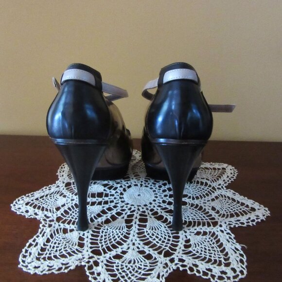 Great Pair of Marni High Heel Black & Gold Mary Jane Leather Heels SZ 39 or 8 US - Picture 4 of 7